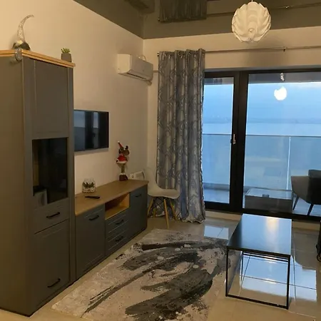 Lakeview Apartment Mamaia
